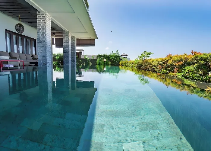 The Ocean Views Luxury & Uluwatu (Bali)
